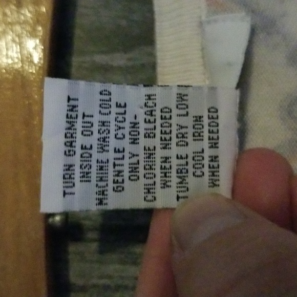 Pretty Red Black White fitted cardigan - Picture 6 of 7